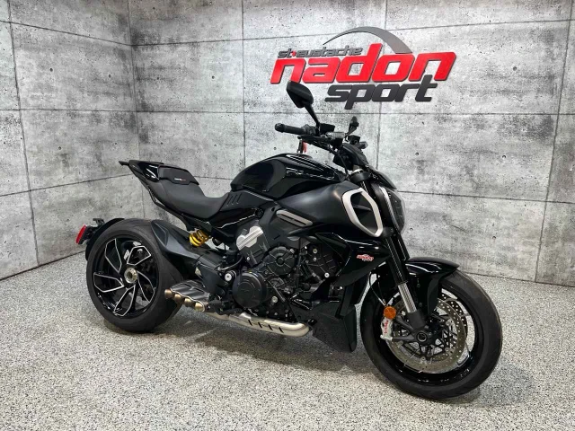 2024 Ducati, 916 km, Import Kanada — Foto 2 z 5
