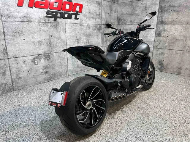 2024 Ducati, 916 km, Import Kanada — Foto 5 z 5