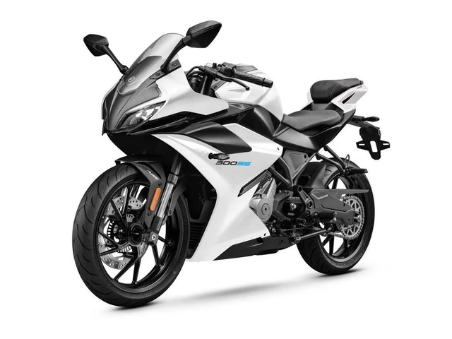 2025 CFMOTO, Import Kanada — Foto 1
