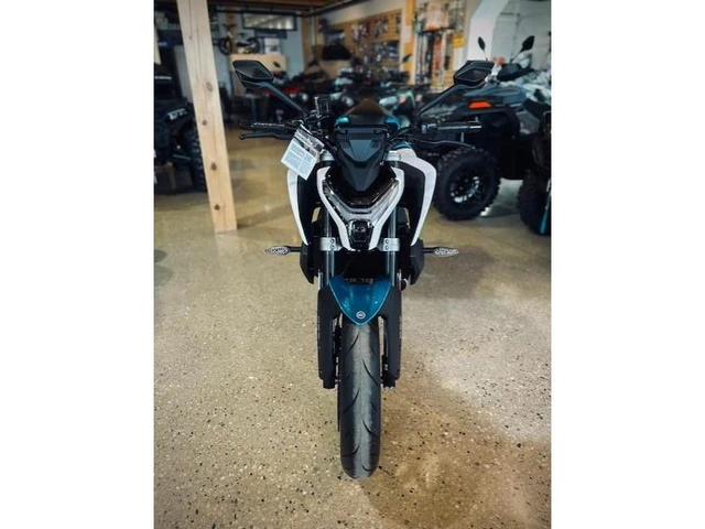 2026 CFMOTO, Import Kanada — Foto 1