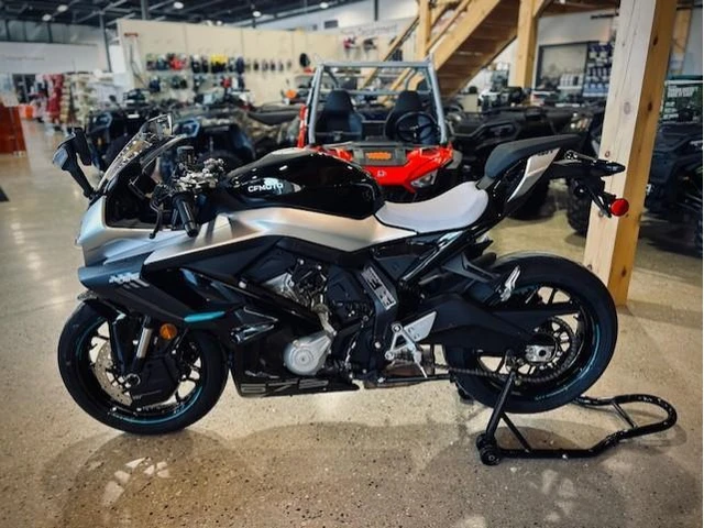 2026 CFMOTO, Import Kanada — Foto 3 z 5