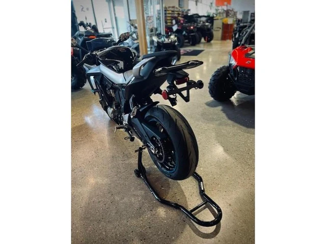 2026 CFMOTO, Import Kanada — Foto 4 z 5