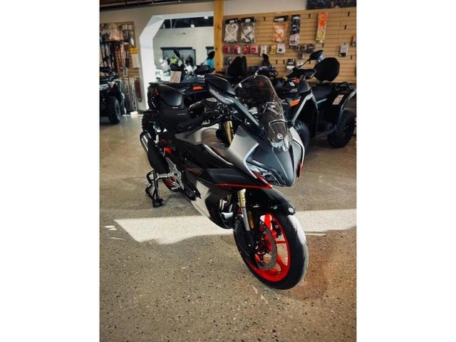 2026 CFMOTO, Import Kanada — Foto 2 z 5