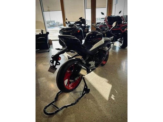 2026 CFMOTO, Import Kanada — Foto 4 z 5