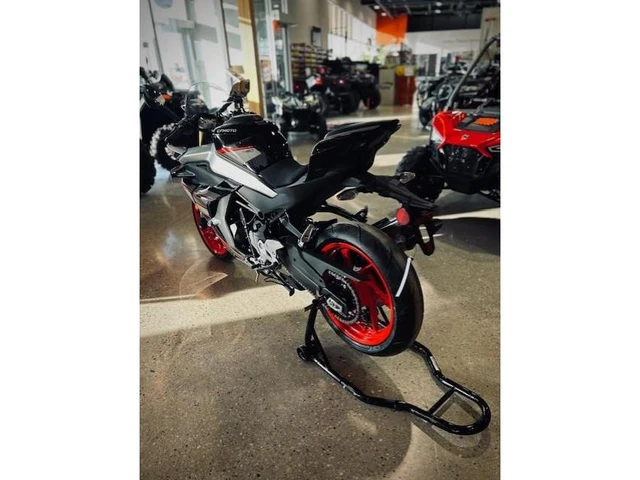 2026 CFMOTO, Import Kanada — Foto 5 z 5