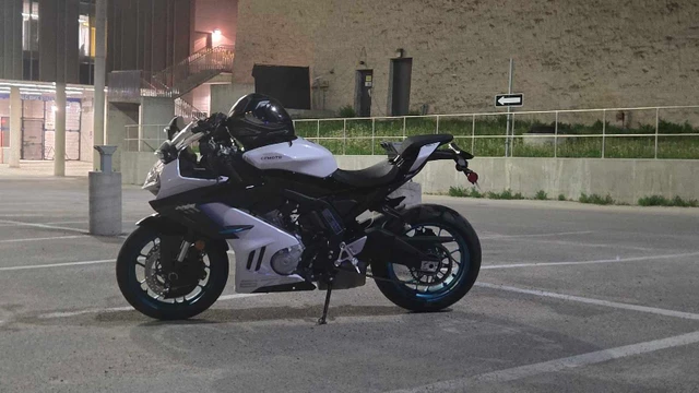 2026 CFMOTO, 2.000 km, Import Kanada — Foto 4 z 5