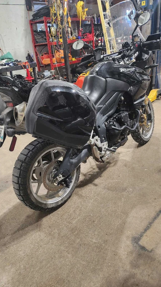 2007 Triumph, 68.000 km, Import Kanada — Foto 2 z 3