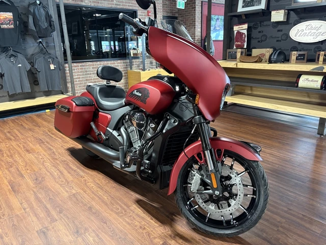 2025 Indian, Import Kanada — Foto 2 z 5