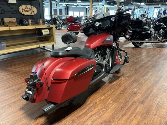 2025 Indian, Import Kanada — Foto 3 z 5