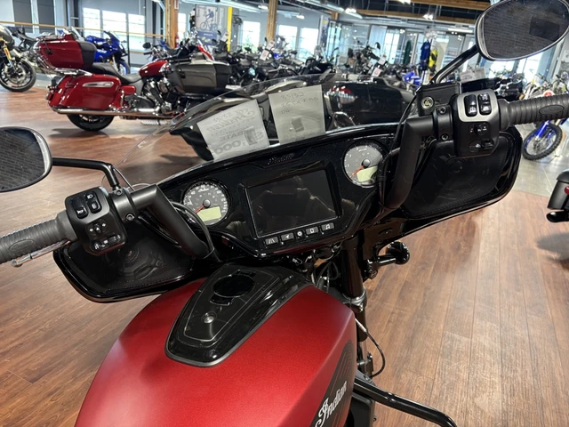 2025 Indian, Import Kanada — Foto 5 z 5