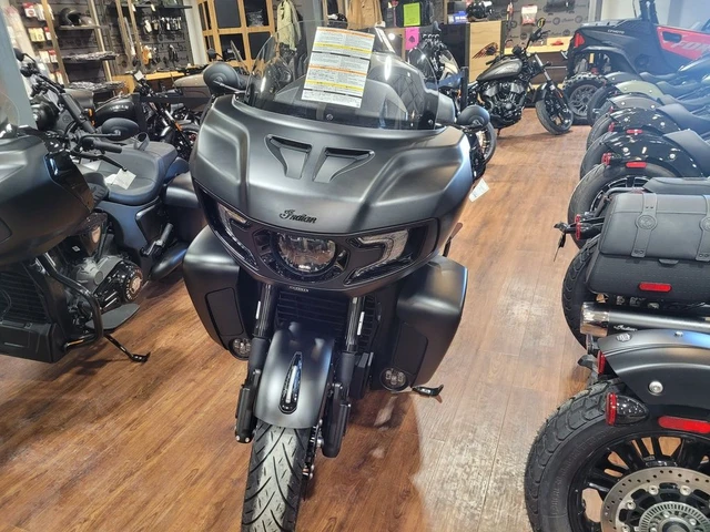 2026 Indian, schwarz, 10 km, Import Kanada — Foto 3 z 5