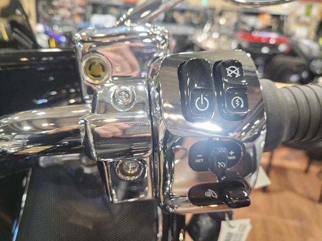 2026 Indian, schwarz, 10 km, Import Kanada — Foto 3 z 5