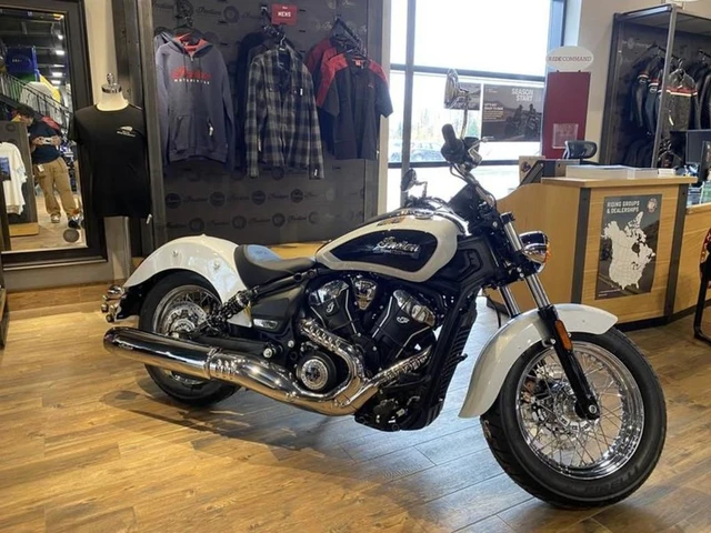 2025 Indian, weiß, 23 km, Import Kanada — Foto 1