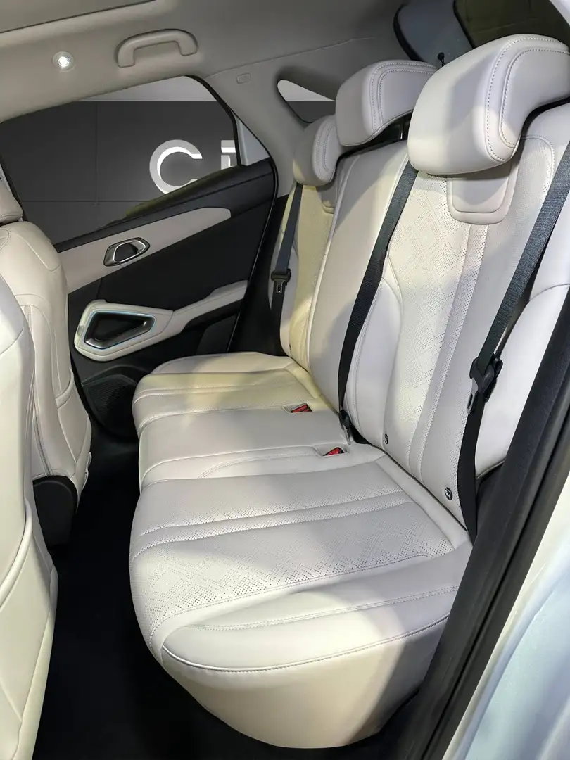 2026 BYD Atto 2, 1 km, Italien — Foto 11 z 11