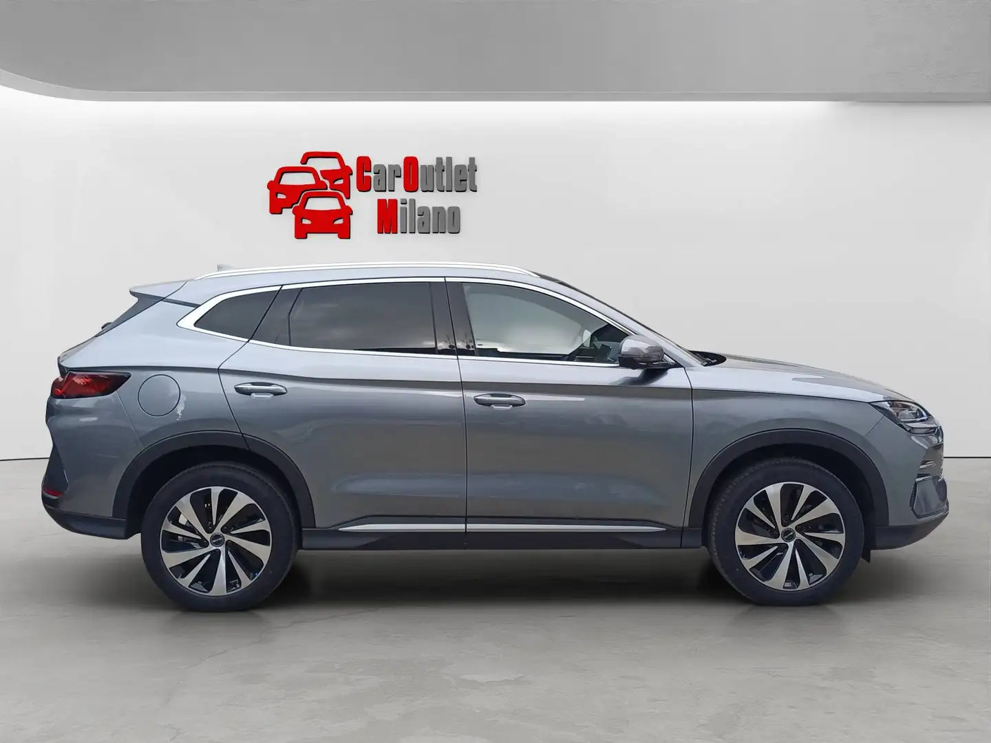 2026 BYD Seal U, 1 km, Italien — Foto 6 z 12