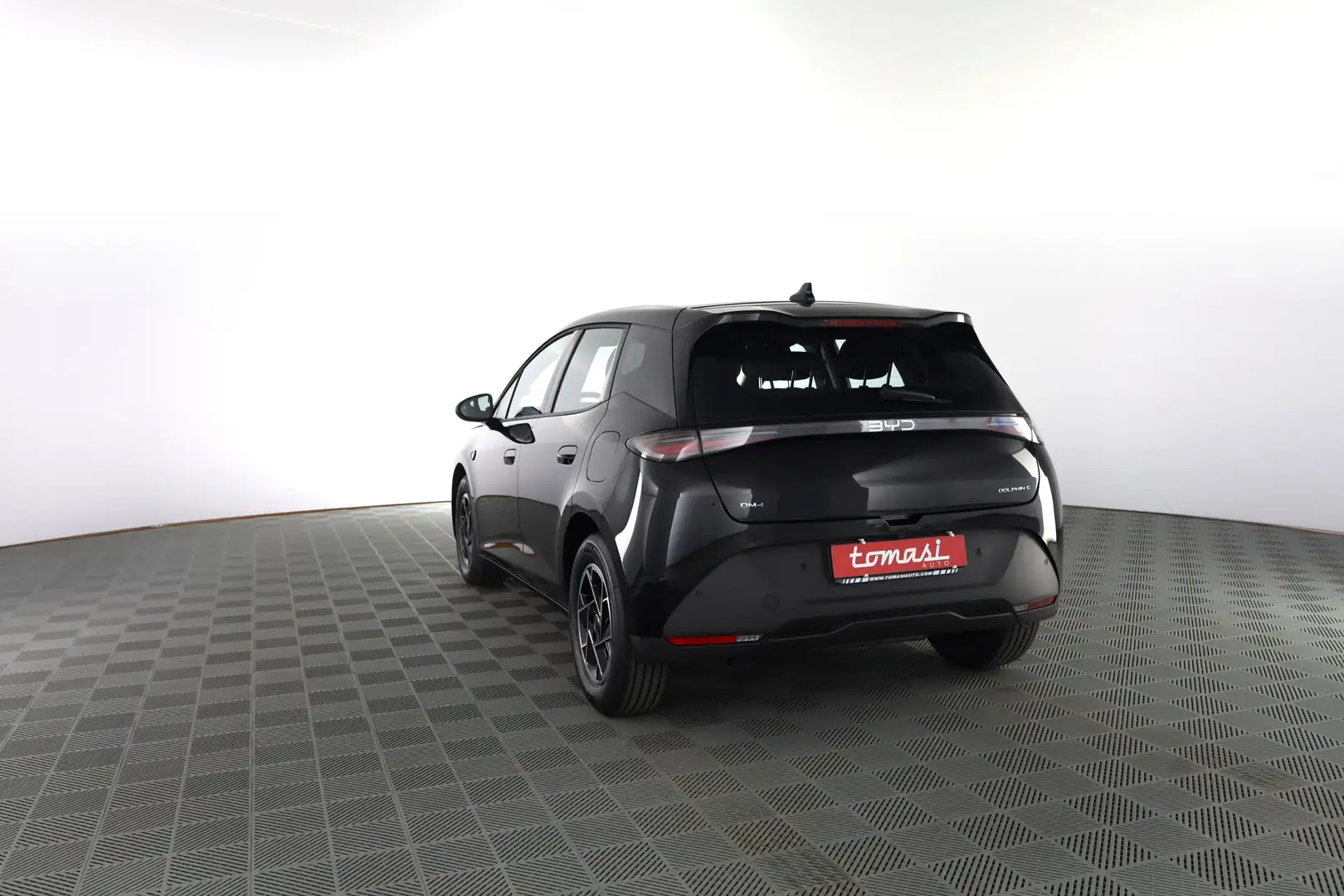 2026 BYD Dolphin, 1 km, Italien — Foto 3 z 12