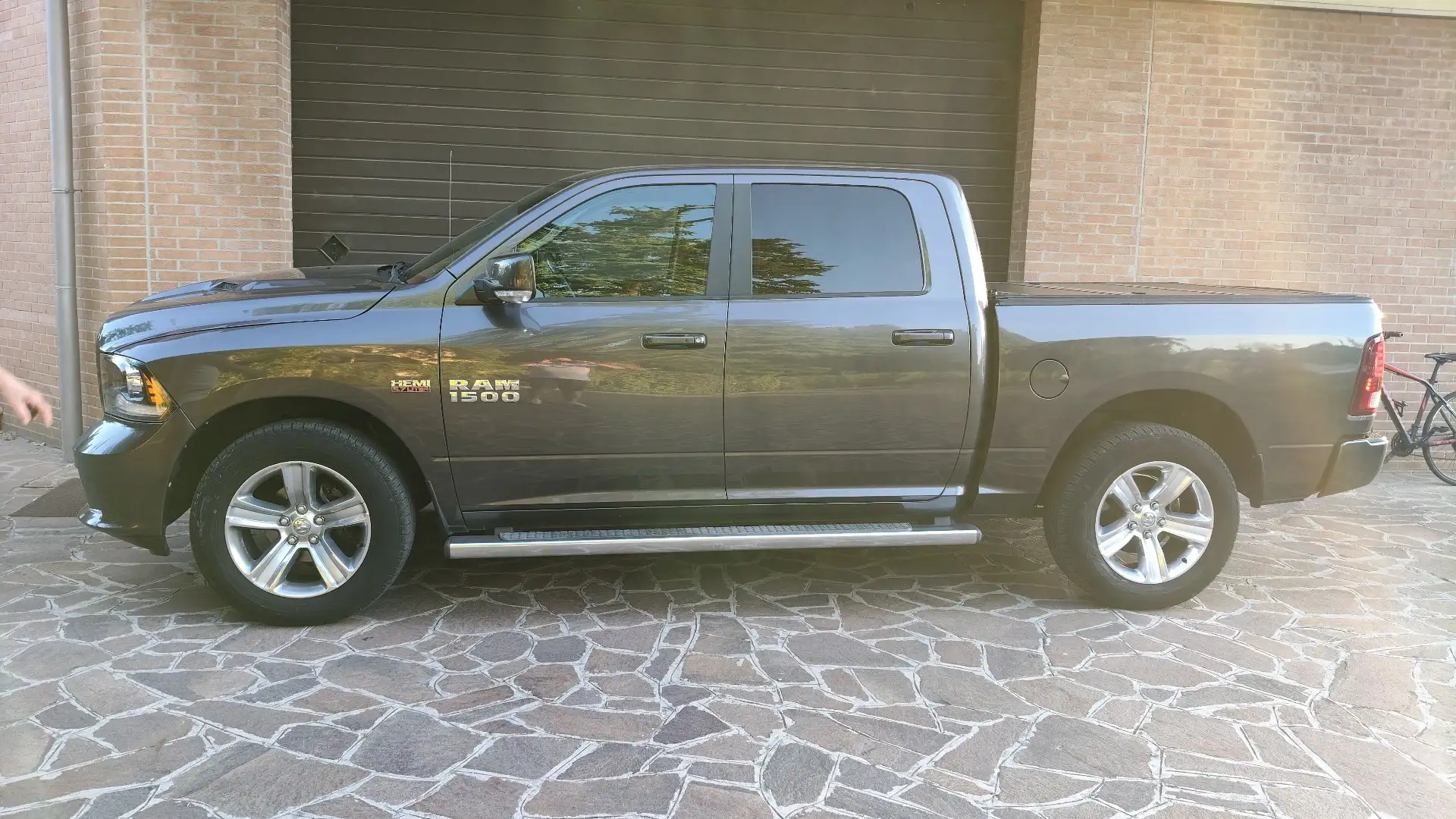 2014 RAM Chassis Cab, 180.000 km, Italien — Foto 1