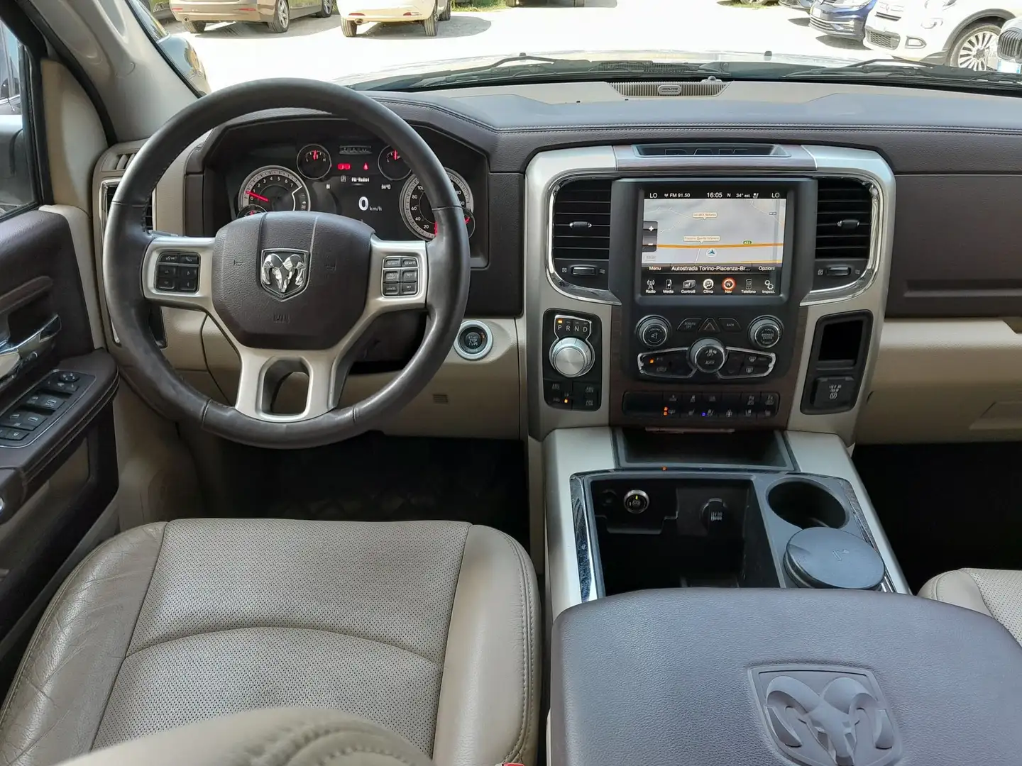 2015 RAM 1500, 70.621 km, Italien — Foto 9 z 12