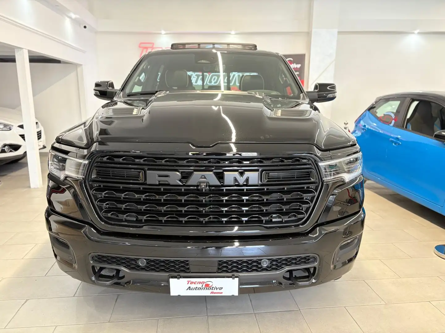2025 RAM 1500, 1 km, Italien — Foto 2 z 12