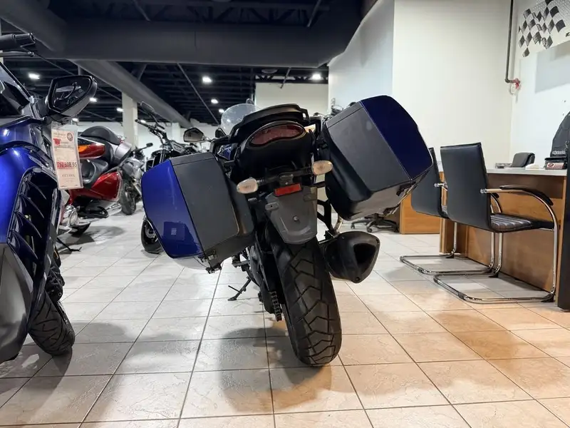 2011 Triumph Sprint, 58.418 km, Import Kanada — Foto 3 z 8