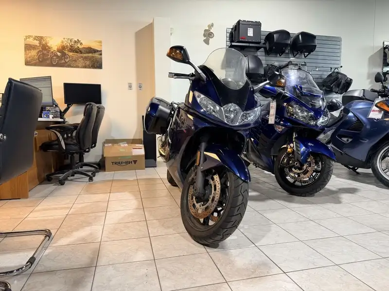 2011 Triumph Sprint, 58.418 km, Import Kanada — Foto 4 z 8
