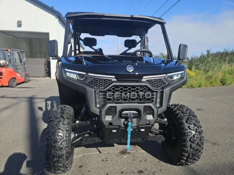 2026 CFMOTO Unspecified, schwarz, Import Kanada — Foto 3 z 12