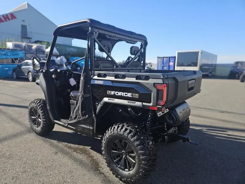 2026 CFMOTO Unspecified, schwarz, Import Kanada — Foto 5 z 12