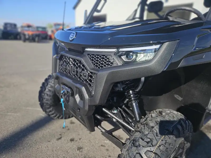 2026 CFMOTO Unspecified, schwarz, Import Kanada — Foto 9 z 12