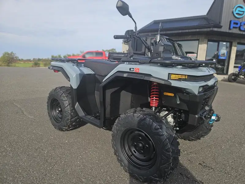 2027 CFMOTO Unspecified, grau, Import Kanada — Foto 1