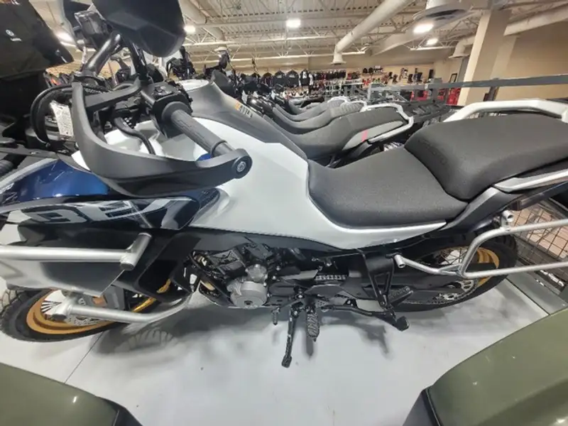2026 CFMOTO IBEX 800 E, weiß, 16 km, Import Kanada — Foto 2 z 8