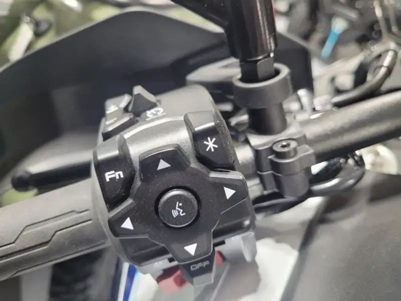 2026 CFMOTO IBEX 800 E, weiß, 16 km, Import Kanada — Foto 3 z 8