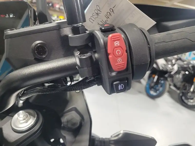 2026 CFMOTO IBEX 800 E, weiß, 16 km, Import Kanada — Foto 4 z 8