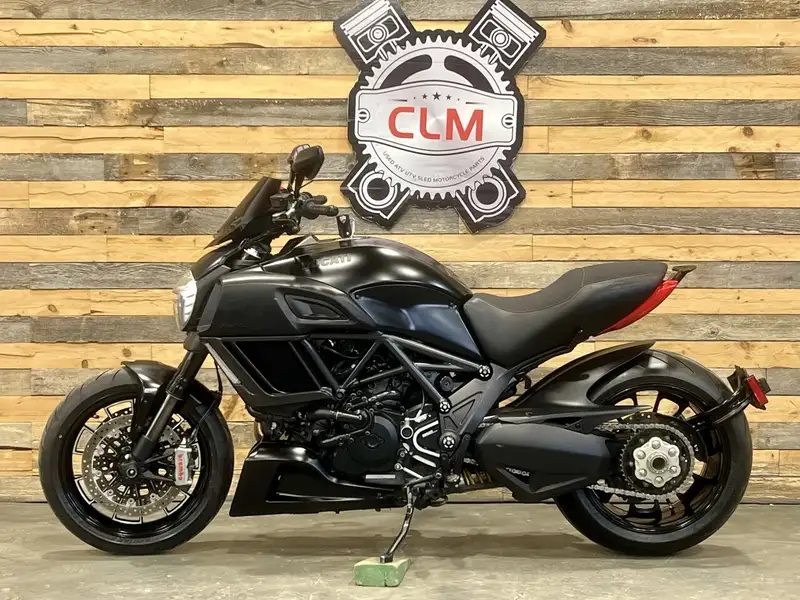 2017 Ducati Diavel, schwarz, 42.259 km, Import Kanada — Foto 4 z 12