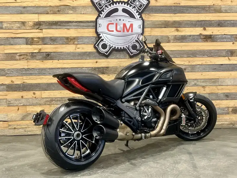 2017 Ducati Diavel, schwarz, 42.259 km, Import Kanada — Foto 8 z 12