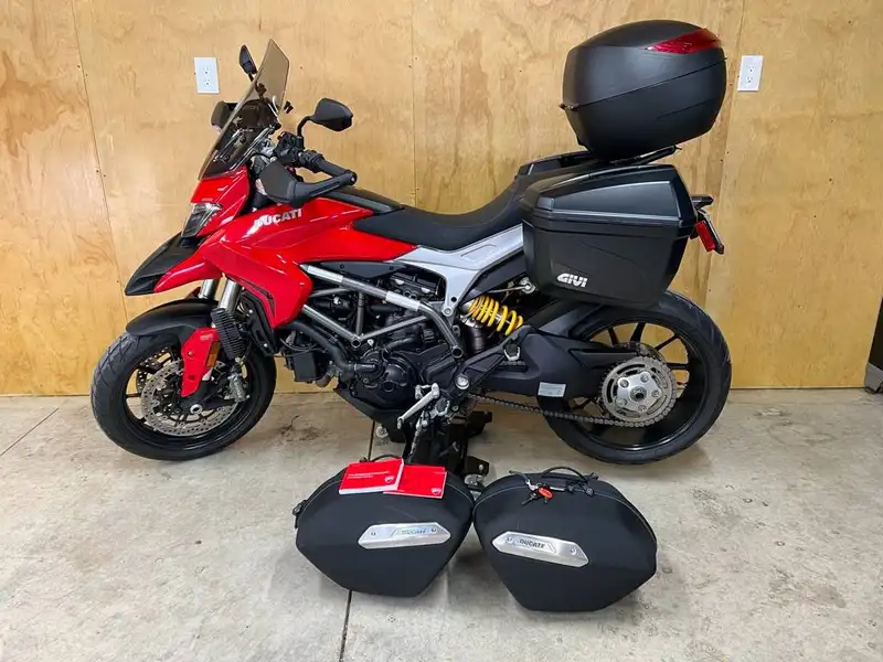2015 Ducati Hyperstrada, rot, 6.100 km, Import Kanada — Foto 10 z 10