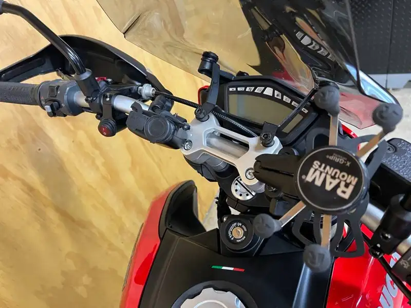 2015 Ducati Hyperstrada, rot, 6.100 km, Import Kanada — Foto 3 z 10
