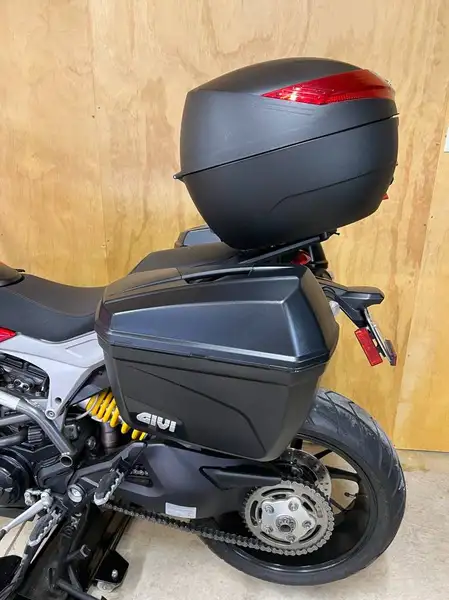 2015 Ducati Hyperstrada, rot, 6.100 km, Import Kanada — Foto 7 z 10
