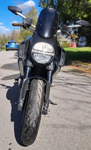 2011 Ducati Diavel, schwarz, 69.000 km, Import Kanada — Foto 3 z 6