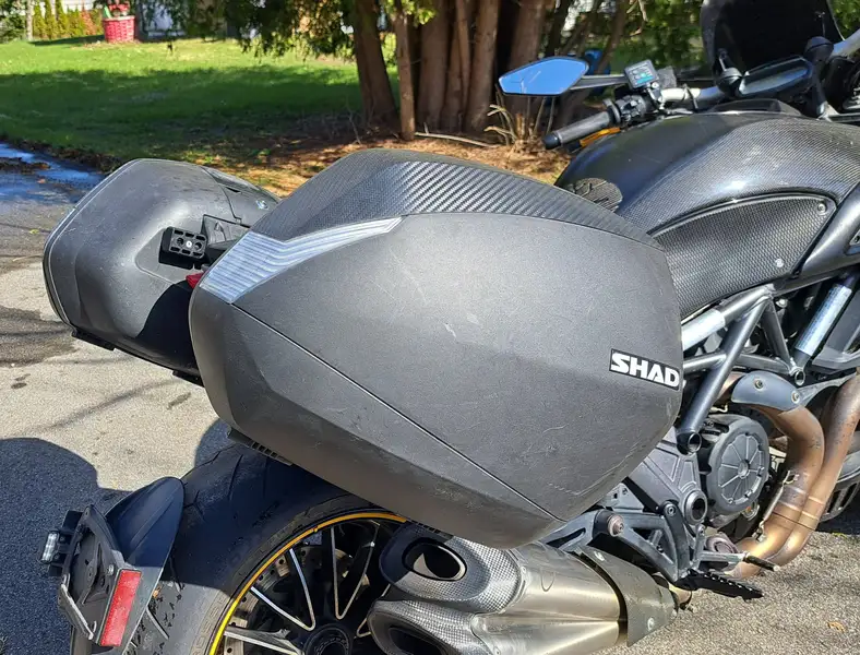 2011 Ducati Diavel, schwarz, 69.000 km, Import Kanada — Foto 5 z 6