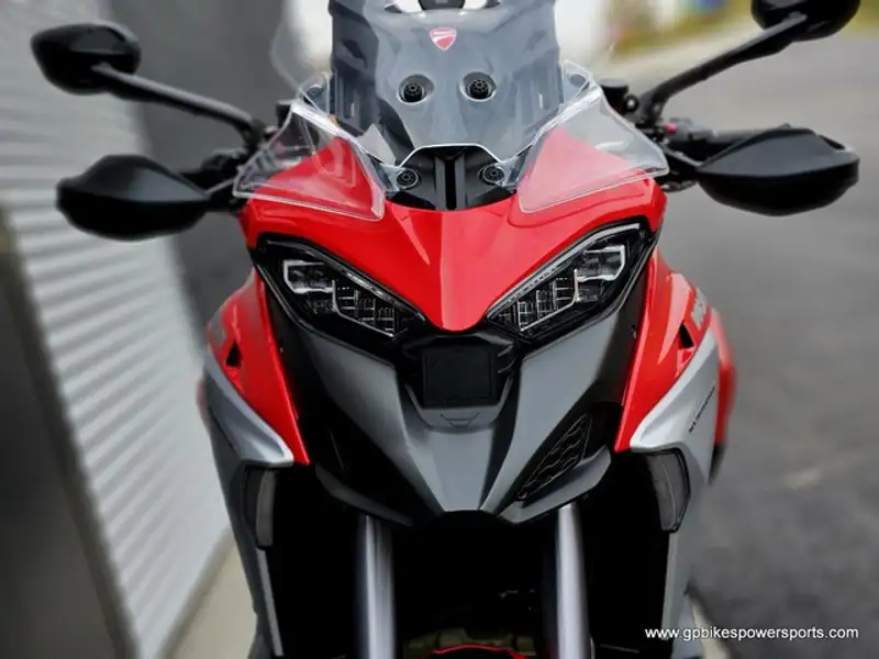 2024 Ducati Unspecified, rot, 0 km, Import Kanada — Foto 12 z 12