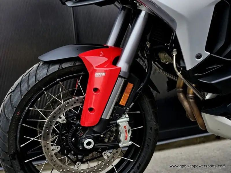 2024 Ducati Unspecified, rot, 0 km, Import Kanada — Foto 8 z 12