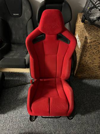 2025 Honda Type R OE Alcantara přední seats, Import USA — Foto 1