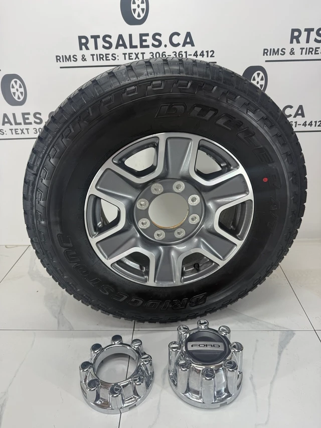LT 275/70/18 Bridgestone Tires F250 F350 Rims 8x170 (demontovaný), Import Kanada — Foto 1