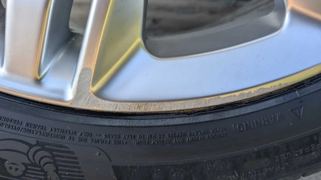 GMC 20" OE wheels, Import Kanada — Foto 4 z 5