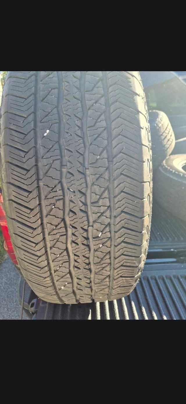 demontovaný tires, Import Kanada — Foto 1