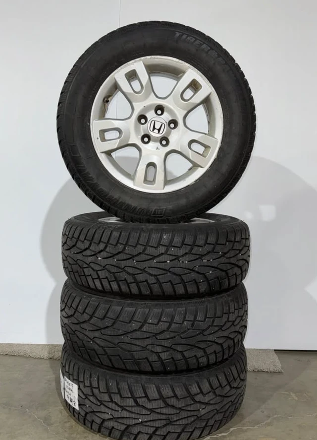 Honda CRV rims CR-V wheels 235/65/17 snow winter tires senzor, Import Kanada — Foto 1