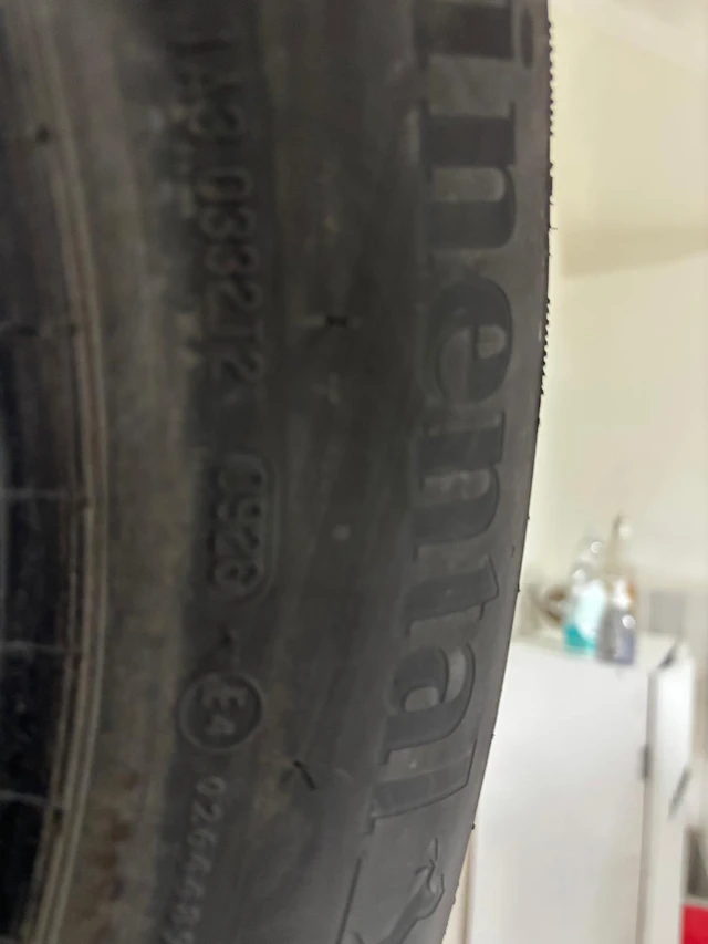 nový 225/65/R17 Continental A/S–RAV4/CRV/Journey/Terrain/Rogue, Import Kanada — Foto 2 z 3