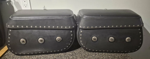 Honda Magna Vf750c Leatherlyke Hard Saddlebags – Mounts & Keys, Import Kanada — Foto 1