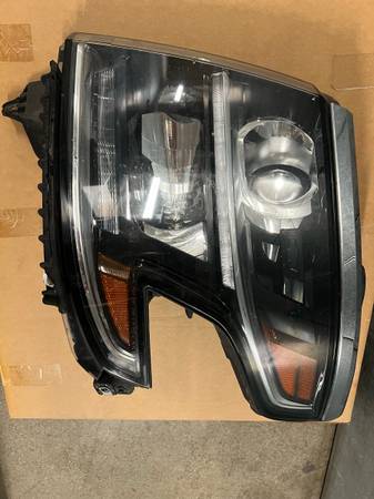 2015-2020 Chevy Tahoe/Suburban levý-levá strana Xenon-HID světlomet OE, Import USA — Foto 1
