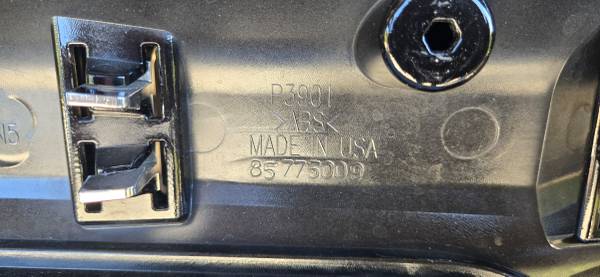 2025-2026 Chevrolet Tahoe/ Suburban přední chladič Grill Grille OE 85, Import USA — Foto 7 z 10